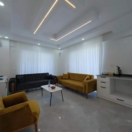 מלון The & Airport 10 Km *