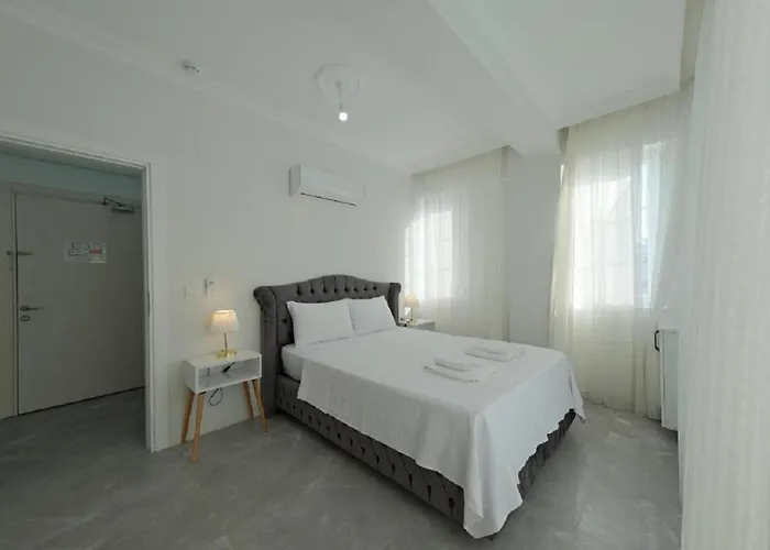 Hotel The & Airport 10 Km