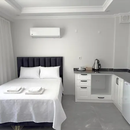 Hotel The & *