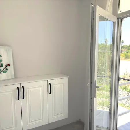 The & Airport 10 Km מלון דלמן