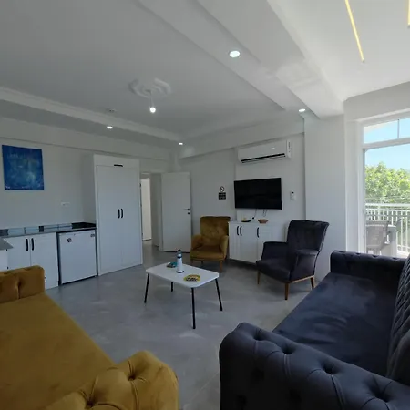 The & Airport 10 Km Hotel