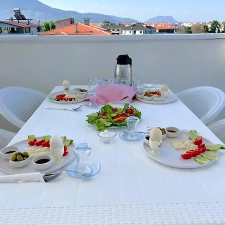 Hotel The & Airport 10 Km *