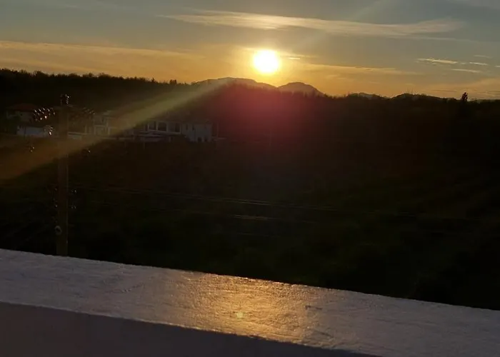 The & Airport 10 Km מלון דלמן