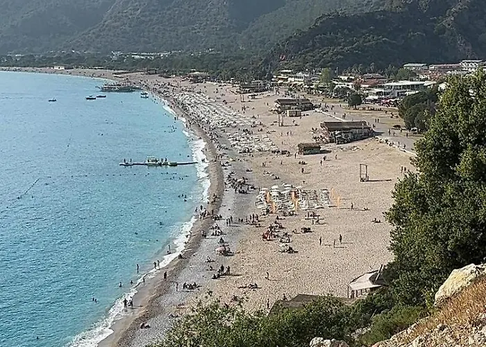 The & Airport 10 Km דלמן