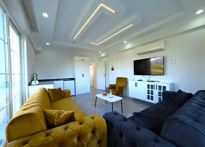 מלון The & Airport 10 Km *