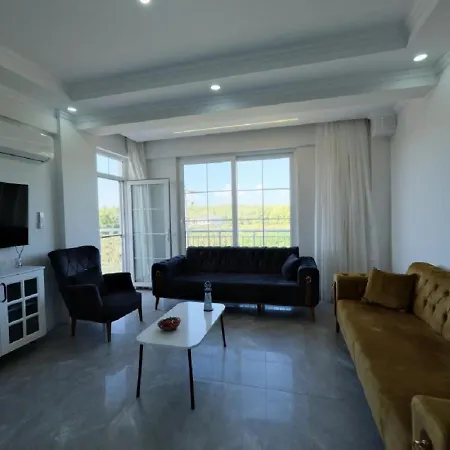 Hotel The & Airport 10 Km *